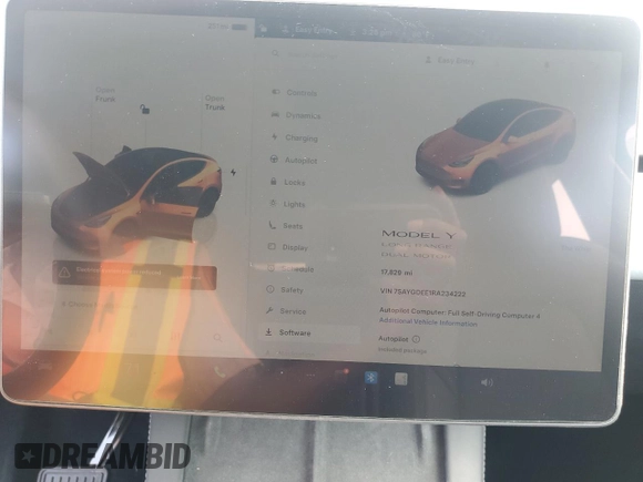 2024 Tesla Model Y Long Range с VIN 7SAYGDEE1RA234222, выставлен на аукционе Copart как лот 55139025 с пробегом 17 829 миль миль и Списание • Salvage title. История ставок и продаж доступна на DreamBid. Изображение 9.