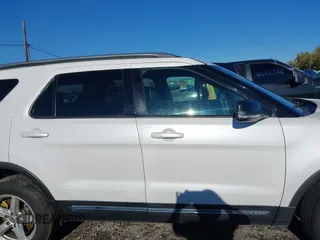 2016 Ford Explorer XLT with VIN 1FM5K8D84GGA22479, listed as a IAAI auction lot 40645958 with 127,482 mi miles and . Bid and sale history available at carsss.com. Image 13.