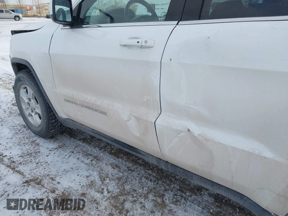 2015 Jeep Grand Cherokee Laredo with VIN 1C4RJFAG9FC234146, listed as a IAAI auction lot 41507621 with 171,112 mi miles. Bid and sale history available at carsss.com. Image 12.