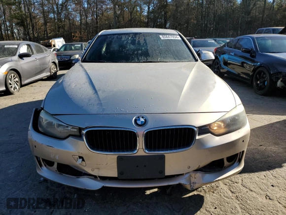 2014 BMW 3 Series 320i xDrive with VIN WBA3C3G5XENR25772, listed as a Copart auction lot 85647054 with 138,104 mi miles and Clean title. Bid and sale history available at DreamBid. Image 5.