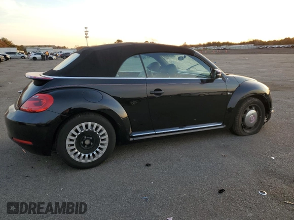 2015 Volkswagen Beetle 1.8T z VIN 3VW517AT3FM808723, wystawiony jako Copart lot #81724894 z przebiegiem Nie podano mil oraz Szkoda całkowita • Salvage title. Historia ofert i sprzedaży dostępna na DreamBid. Obrazek 3.