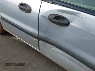 2002 Ford Windstar LX z VIN 2FMZA51482BA86819, wystawiony jako IAAI lot #41395576 z przebiegiem 115 762 mil mil oraz . Historia ofert i sprzedaży dostępna na DreamBid. Obrazek 6.