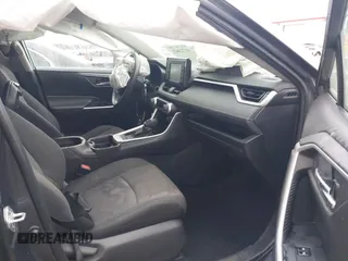 2019 Toyota RAV4 XLE with VIN 2T3W1RFV4KW048145, listed as a IAAI auction lot 41723621 with 180,051 mi miles. Bid and sale history available at carsss.com. Image 5.