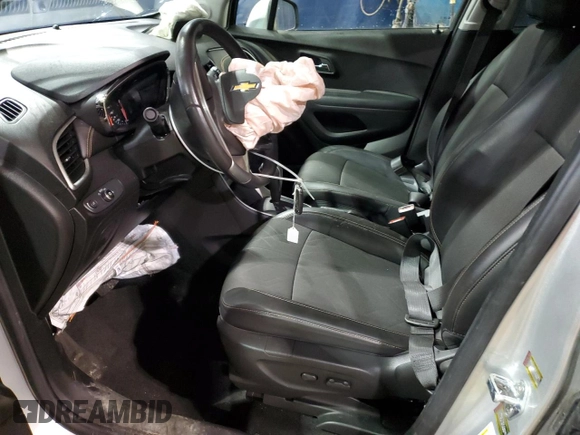 2022 Chevrolet Trax LT with VIN KL7CJPSMXNB557168, listed as a Copart auction lot 43905535 with 21,543 mi miles and Salvage Title. Bid and sale history available at carsss.com. Image 7.