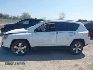 2017 Jeep Compass High Altitude z VIN 1C4NJDEB7HD126672, wystawiony jako IAAI lot #42092628 z przebiegiem 90 386 mil mil oraz . Historia ofert i sprzedaży dostępna na DreamBid. Obrazek 15.
