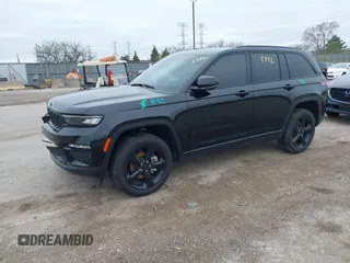 2024 Jeep Grand Cherokee Limited z VIN 1C4RJHBG6RC697148, wystawiony jako IAAI lot #41902772 z przebiegiem 8 082 mil mil oraz . Historia ofert i sprzedaży dostępna na DreamBid. Obrazek 17.