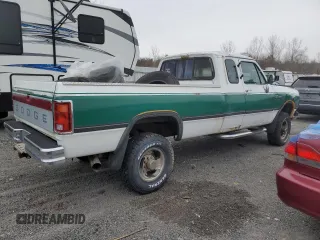 1992 Dodge D/W 250 with VIN 3B7KM23C3NM507302, listed as a Copart auction lot 41542815 with 217,340 mi miles and Clean Title. Bid and sale history available at carsss.com. Image 3.