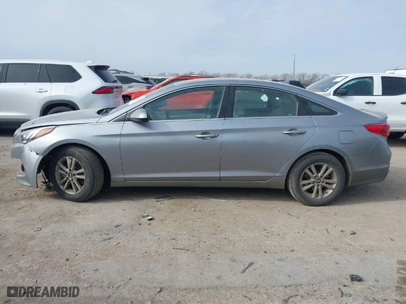 2017 Hyundai Sonata SE with VIN 5NPE24AF1HH588693, listed as a IAAI auction lot 41356233 with 1 mi miles. Bid and sale history available at carsss.com. Image 13.
