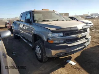 2001 Chevrolet Silverado 3500 LS with VIN 1GCJK33G71F148492, listed as a Copart auction lot 81808714 with 114,563 mi miles and Salvage Title. Bid and sale history available at carsss.com. Image 4.