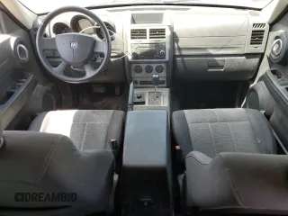 2008 Dodge Nitro SXT z VIN 1D8GU28K98W178732, wystawiony jako Copart lot #61411305 z przebiegiem 185 194 mil mil oraz Czysty tytuł • Clean title. Historia ofert i sprzedaży dostępna na DreamBid. Obrazek 8.