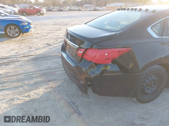 2017 Nissan Altima SV with VIN 1N4AL3AP0HC251769, listed as a IAAI auction lot 41352246 with 121,954 mi miles and . Bid and sale history available at carsss.com. Image 6.