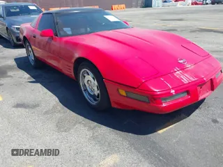 1991 Chevrolet Corvette z VIN 1G1YY238XM5105669, wystawiony jako IAAI lot #41993305 z przebiegiem 164 529 mil mil oraz . Historia ofert i sprzedaży dostępna na DreamBid. Obrazek 1.