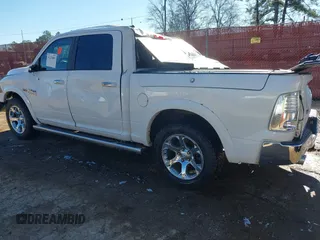 2017 Ram 1500 Laramie z VIN 1C6RR6NT4HS623048, wystawiony jako IAAI lot #41227009 z przebiegiem 124 457 mil mil oraz . Historia ofert i sprzedaży dostępna na DreamBid. Obrazek 3.