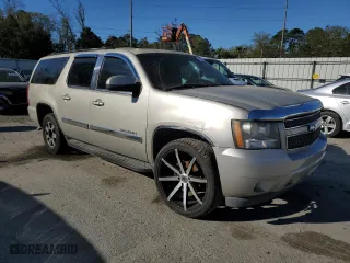2007 Chevrolet Suburban LTZ with VIN 3GNFC16097G248582, listed as a Copart auction lot 49572645 with 205,613 mi miles and Non Repairable. Bid and sale history available at carsss.com. Image 4.