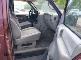 2005 Chevrolet Astro with VIN 1GNDM19X45B132824, listed as a IAAI auction lot 42157258 with 114,375 mi miles. Bid and sale history available at carsss.com. Image 5.