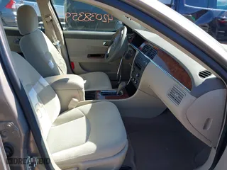 2006 Buick LaCrosse CX with VIN 2G4WC582661304172, listed as a IAAI auction lot 42038359 with 91,839 mi miles. Bid and sale history available at carsss.com. Image 5.