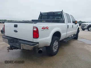 2008 Ford Super Duty F-250 SRW XL with VIN 1FTSW21R88EB69374, listed as a IAAI auction lot 42103030 with 347,648 mi miles. Bid and sale history available at carsss.com. Image 4.