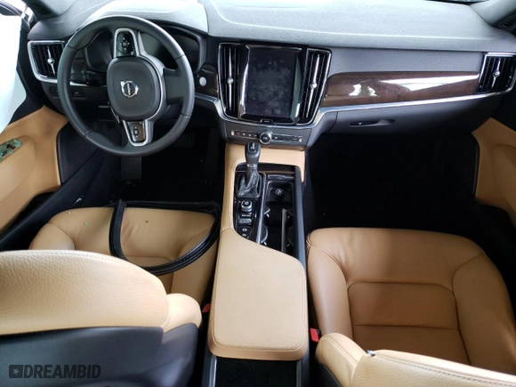 2018 Volvo S90 Momentum with VIN LVY982AK4JP021656, listed as a Copart auction lot 58269813 with 61,778 mi miles. Bid and sale history available at carsss.com. Image 8.