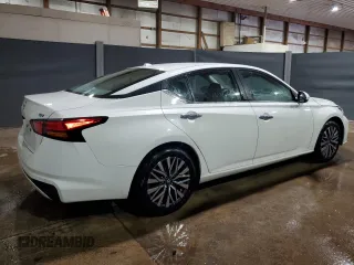 2023 Nissan Altima SV z VIN 1N4BL4DV2PN368115, wystawiony jako Copart lot #61805565 z przebiegiem 54 043 mil mil oraz Czysty tytuł • Clean title. Historia ofert i sprzedaży dostępna na DreamBid. Obrazek 3.