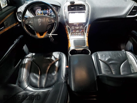 2016 Lincoln MKX Reserve with VIN 2LMTJ8LP4GBL60107, listed as a Copart auction lot 45212125 with 110,834 mi miles and Salvage Title. Bid and sale history available at DreamBid. Image 8.