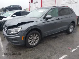 2020 Volkswagen Tiguan S z VIN 3VV1B7AX7LM129259, wystawiony jako IAAI lot #41806178 z przebiegiem 48 953 mil mil oraz . Historia ofert i sprzedaży dostępna na DreamBid. Obrazek 17.