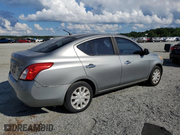 2012 Nissan Versa SV z VIN 3N1CN7AP3CL815189, wystawiony jako Copart lot #61076825 z przebiegiem 192 574 mil mil oraz Szkoda całkowita • Salvage title. Historia ofert i sprzedaży dostępna na DreamBid. Obrazek 3.