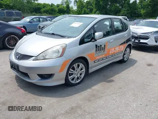 2011 Honda Fit Sport with VIN JHMGE8H51BS005356, listed as a IAAI auction lot 42279124 with 285,524 mi miles and . Bid and sale history available at DreamBid. Image 2.