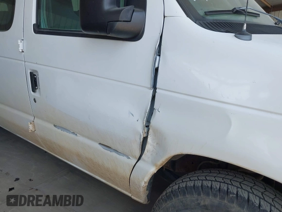 2011 Ford Econoline Passenger XL z VIN 1FBSS3BL9BDA52335, wystawiony jako IAAI lot #42248296 z przebiegiem 109 251 mil mil oraz . Historia ofert i sprzedaży dostępna na DreamBid. Obrazek 6.
