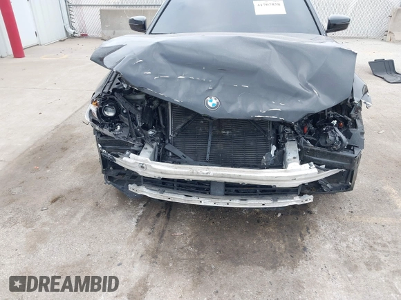 2019 BMW 5 Series 530i xDrive with VIN WBAJA7C50KWW38148, listed as a IAAI auction lot 41707858 with Not Provided miles and . Bid and sale history available at DreamBid. Image 6.