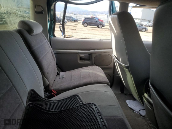 1998 Ford Explorer XLT с VIN 1FMZU35P8WZC28329, выставлен на аукционе Copart как лот 85335514 с пробегом 283 716 миль миль и Списание • Salvage title. История ставок и продаж доступна на DreamBid. Изображение 11.