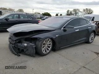 2018 Tesla Model S 75D with VIN 5YJSA1E29JF293521, listed as a Copart auction lot 50104625 with 93,428 mi miles and Salvage Title. Bid and sale history available at DreamBid. Image 1.