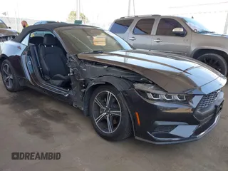 2024 Ford Mustang EcoBoost z VIN 1FAGP8UH8R5141686, wystawiony jako IAAI lot #42330323 z przebiegiem 11 633 mil mil oraz . Historia ofert i sprzedaży dostępna na DreamBid. Obrazek 1.