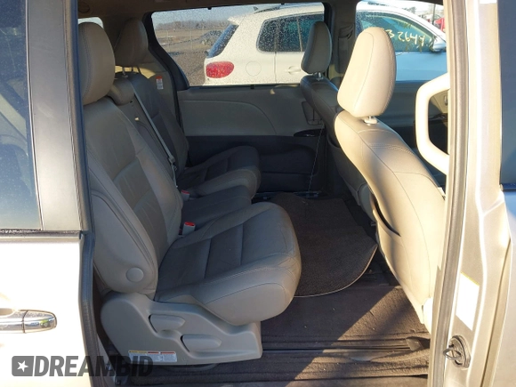 2016 Toyota Sienna XLE z VIN 5TDYK3DC8GS713481, wystawiony jako IAAI lot #41239824 z przebiegiem 176 935 mil mil oraz . Historia ofert i sprzedaży dostępna na DreamBid. Obrazek 8.