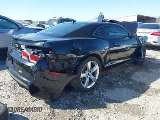 2010 Chevrolet Camaro 2SS z VIN 2G1FK1EJ9A9113814, wystawiony jako IAAI lot #41892541 z przebiegiem Nie podano mil oraz . Historia ofert i sprzedaży dostępna na DreamBid. Obrazek 4.