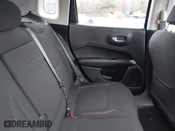 2018 Jeep Compass Sport with VIN 3C4NJCAB1JT286093, listed as a IAAI auction lot 41770377 with 83,354 mi miles. Bid and sale history available at carsss.com. Image 8.