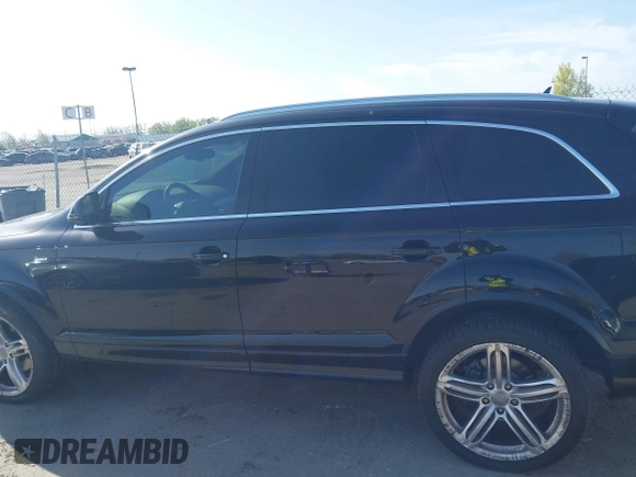 2013 Audi Q7 3.0T S line Prestige with VIN WA1DGAFE4DD012781, listed as a IAAI auction lot 42018030 with 144,986 mi miles. Bid and sale history available at carsss.com. Image 14.