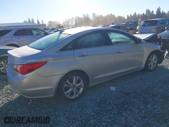 2011 Hyundai Sonata SE with VIN 5NPEC4AC4BH174401, listed as a IAAI auction lot 40522163 with 183,594 mi miles. Bid and sale history available at carsss.com. Image 4.