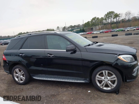 2013 Mercedes-Benz M ML 350 with VIN 4JGDA5HB3DA138368, listed as a IAAI auction lot 41958922 with 114,576 mi miles. Bid and sale history available at carsss.com. Image 13.