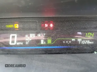 2017 Toyota Prius Two z VIN JTDZN3EU7HJ067805, wystawiony jako Copart lot #54764435 z przebiegiem 71 028 mil mil oraz Szkoda całkowita • Salvage title. Historia ofert i sprzedaży dostępna na DreamBid. Obrazek 9.