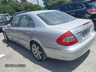 2007 Mercedes-Benz E 350 z VIN WDBUF56X17B147734, wystawiony jako IAAI lot #42453861 z przebiegiem 167 326 mil mil oraz . Historia ofert i sprzedaży dostępna na DreamBid. Obrazek 3.