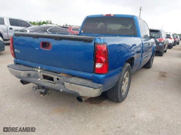 2004 Chevrolet Silverado 1500 LS with VIN 2GCEC19T641261630, listed as a IAAI auction lot 41940454 with 375,129 mi miles. Bid and sale history available at carsss.com. Image 4.