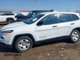 2015 Jeep Cherokee Sport с VIN 1C4PJLAB8FW531241, выставлен на аукционе IAAI как лот 41787819 с пробегом 136 720 миль миль и . История ставок и продаж доступна на DreamBid. Изображение 13.