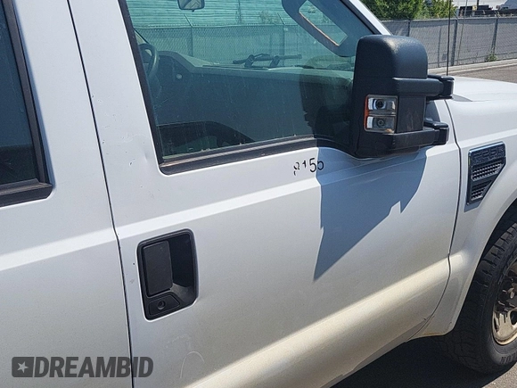 2008 Ford F-250 XL z VIN 1FTSW20538EE05153, wystawiony jako IAAI lot #42554757 z przebiegiem 162 318 mil mil oraz . Historia ofert i sprzedaży dostępna na DreamBid. Obrazek 32.
