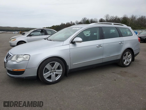2009 Volkswagen Passat z VIN WVWXK73C39E138994, wystawiony jako Copart lot #70876274 z przebiegiem 118 057 mil mil oraz Czysty tytuł • Clean title. Historia ofert i sprzedaży dostępna na DreamBid. Obrazek 1.