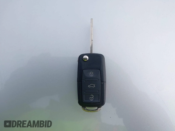 2008 Volkswagen R32 with VIN WVWKC71K58W190749, listed as a IAAI auction lot 42131519 with 150,588 mi miles and . Bid and sale history available at DreamBid. Image 11.