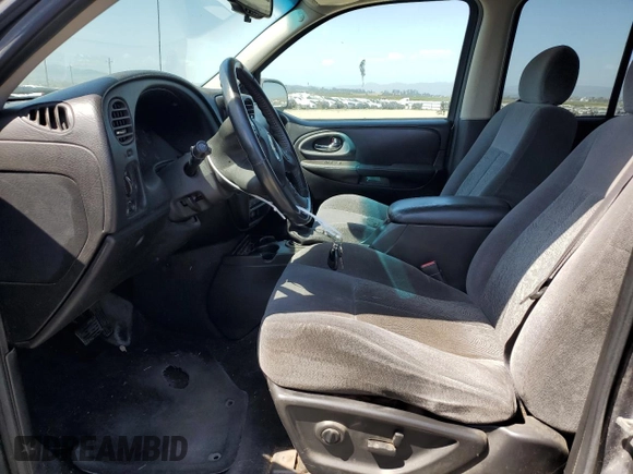 2005 Chevrolet TrailBlazer LT with VIN 1GNDT13S652167235, listed as a Copart auction lot 55501835 with 220,698 mi miles and Clean Title. Bid and sale history available at DreamBid. Image 7.