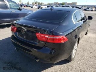 2019 Jaguar XE 25t with VIN SAJAR4FXXKCP49946, listed as a Copart auction lot 59829372 with 37,261 mi miles. Bid and sale history available at carsss.com. Image 4.