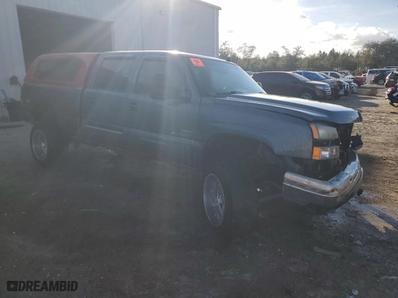 2007 Chevrolet Silverado 2500HD Classic LT3 with VIN 1GCHK23D97F120104, listed as a Copart auction lot 81585094 with 181,580 mi miles and Salvage Title. Bid and sale history available at carsss.com. Image 4.