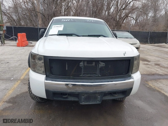 2007 Chevrolet Silverado 1500 LT w/1LT with VIN 3GCEK13397G532557, listed as a IAAI auction lot 41500202 with 216,911 mi miles. Bid and sale history available at carsss.com. Image 6.