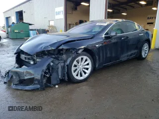 2017 Tesla Model S 100D z VIN 5YJSA1E2XHF199948, wystawiony jako Copart lot #46367635 z przebiegiem 76 284 mil mil oraz Szkoda całkowita • Salvage title. Historia ofert i sprzedaży dostępna na DreamBid. Obrazek 1.